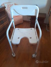 Letto elettrico per disabili, con sedia comoda. 