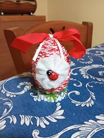 Uovo di Pasqua decorativo