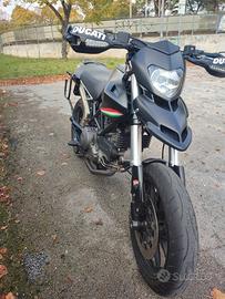 Ducati Hypermotard 796