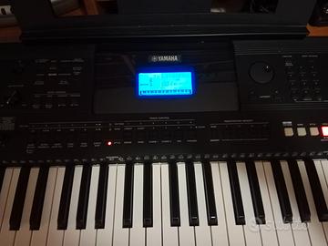 Tastiera Yamaha PSR EW400 76 tasti semipesati