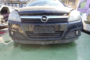 Paraurti anteriore OPEL ASTRA H del 2005