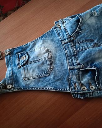 salopette di jeans 