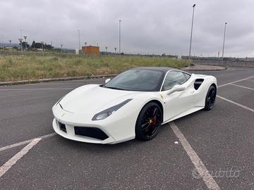 Ferrari 488 GTB PERMUTE iva book full lift carboni