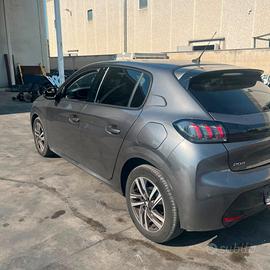 Peugeot 208 2021 1.5 HDI YH01 PER RICAMBI
