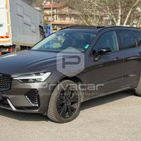 VOLVO XC60 B4 (d) AWD automatico Ultimate Dark N1