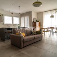 ATTICO CON AMPI BALCONI!!!