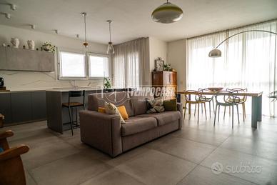 ATTICO CON AMPI BALCONI!!!