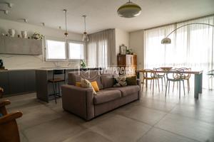 ATTICO CON AMPI BALCONI!!!