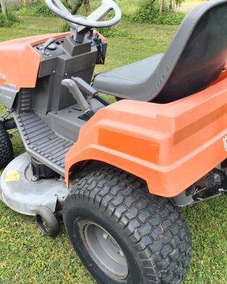 Trattore rasaerba HUSQUARNA 14 cv