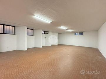 CAPANNONE A BERLINGO