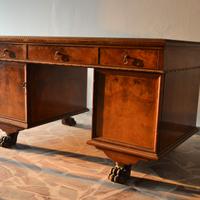 Scrivania d'epoca