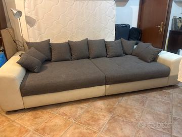 Divano tessuto e sky