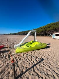 Pedalò con scivolo