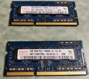 RAM: 2 banchi da 1 GB PC3, 5 l'uno, NON spedisco