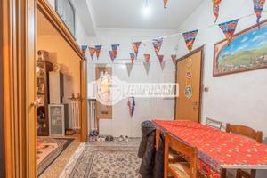 Trilocale con terrazzo in via angelo della pergola