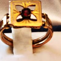 ANELLO ANTICO IN ORO GIALLO CON RUBINO DEL 800