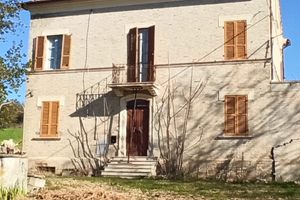 Casa in campagna con 2 unità immobiliari