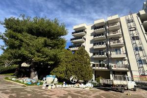 Via lago di viverone app.to con p.auto-cantinola