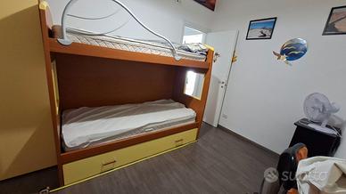 Letto a castello in ciliegio 3 letti/materassi