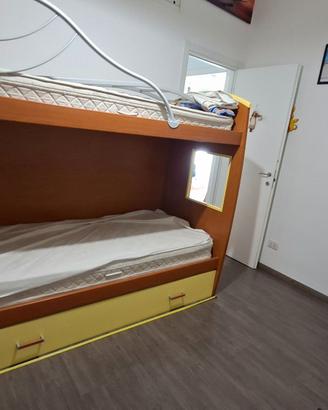 Letto a castello in ciliegio 3 letti/materassi