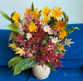 Fiori finti belli di qualità con vaso 