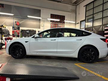 Cerchi nuovi in lega Tesla raggio 18