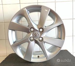 Cerchi in lega originali toyota yaris r16