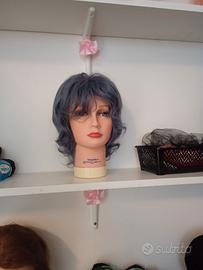 Parrucca grigio, cappelli naturali.