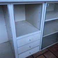 Modernariato. Mobile  basso anni  70.