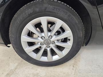 Cerchi originali audi con gomme.