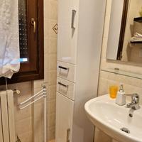 Colonna bagno bianca