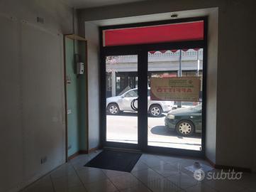 NEGOZIO A TRESCORE BALNEARIO