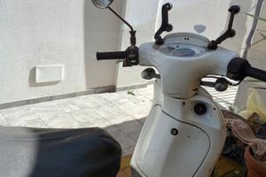 Motorino scooter scarabeo 50