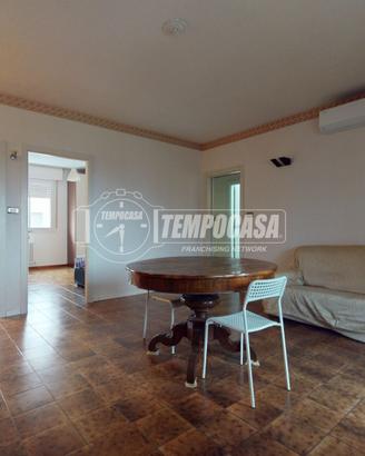 Cinquelocali con due bagni e cantina
