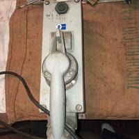 Telefono industriale d'emergenza vintage