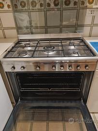 Smeg Forno elettrico con piano cottura 5 fuochi