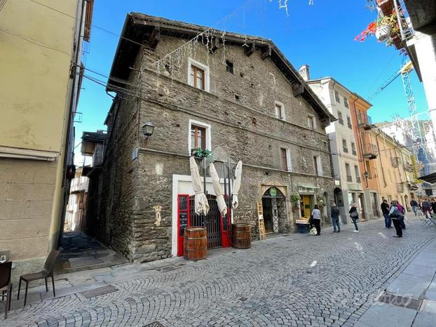 2 LOCALI A AOSTA