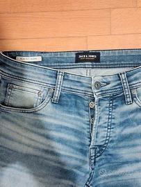 Jack and Jones 30 32 jeans