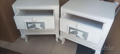 Comodini stile moderno in legno massello