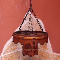 Lampadario in legno stile rustico 