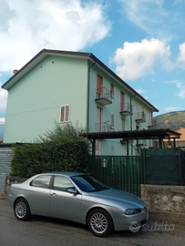 Appartamento ristrutturato più giardino e cantina