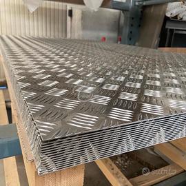 Foglio lamiera inox mandorlata