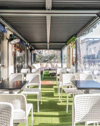 Attività / Licenza di 84 m² con 2 locali a Riccion