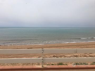 Villetta fronte mare 10 posti Punta Braccetto