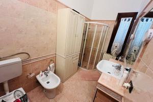 Abitazione p.terra e primo p. pochi Km dal mare