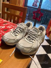 Scarpe Asics Gel praticamente nuove