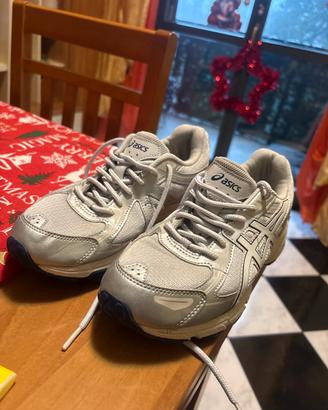 Scarpe Asics Gel praticamente nuove