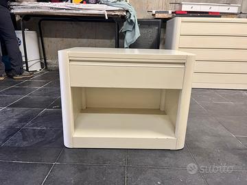 Comodino bianco massello