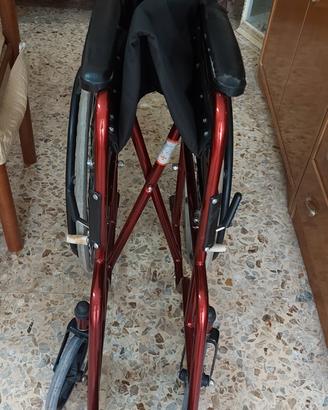 sedia a rotelle per invalidi pieghevole