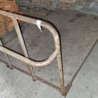 Carrello portaoggetti con ruote 